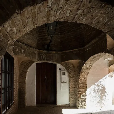 Apartment Holi-rent Historic House Next To The Alcazar *