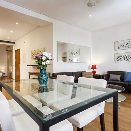 Artist's Charming Design - Space Maison Apartment *