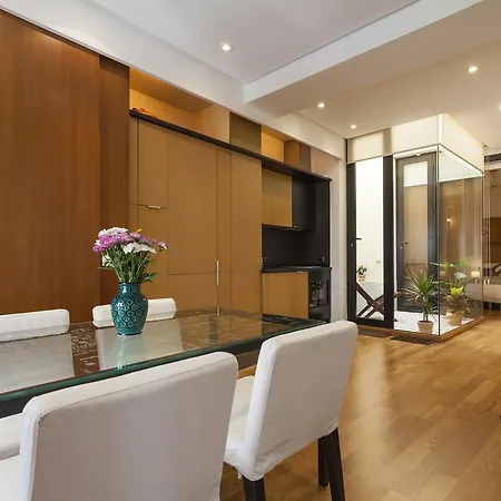 Apartment Artist's Charming Design - Space Maison Seville