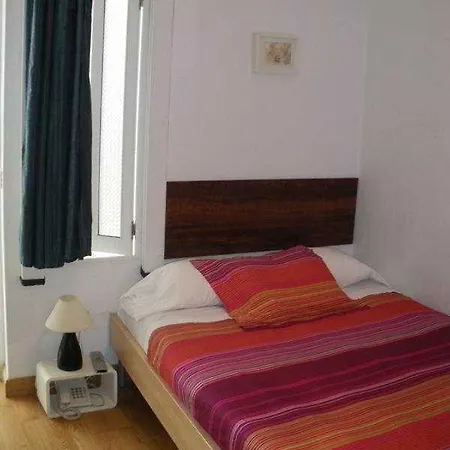 Hotell Un Patio En Santa Cruz 2*