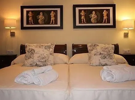 Guest house La Via Mezquita 3*