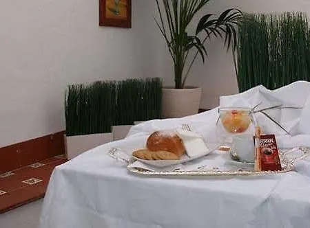 Guest house La Via Mezquita 3*