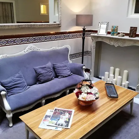 Le Petit Paris بيت ضيافة 2*