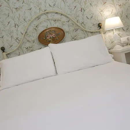 Basic Puerta De Hotel Sevilla