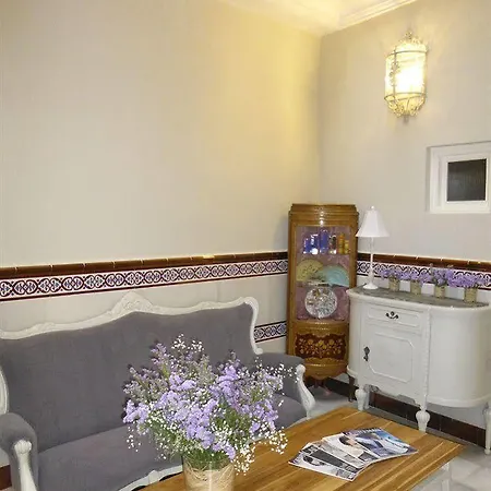 Le Petit Paris إشبيلية