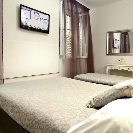 Hotell Un Patio En Santa Cruz 2*