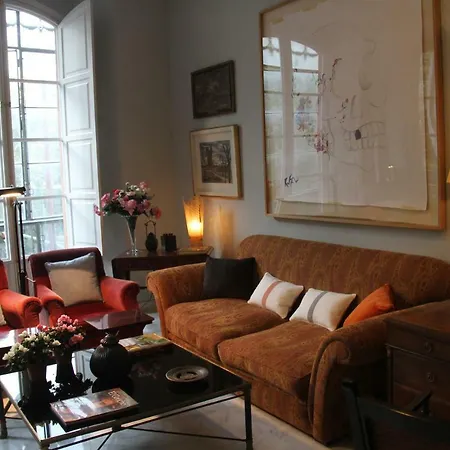 Luxurious 2 Bedroom Flat In A Historic Building * Siviglia