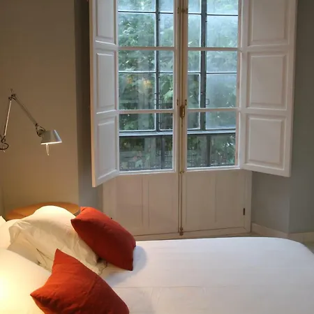 Luxurious 2 Bedroom Flat In A Historic Building Siviglia
