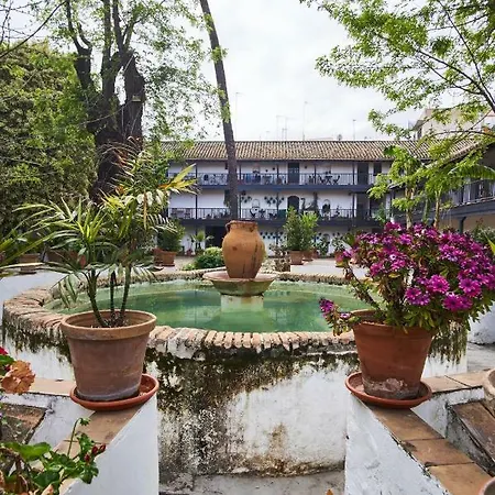 Conde Courtyard By Valcambre