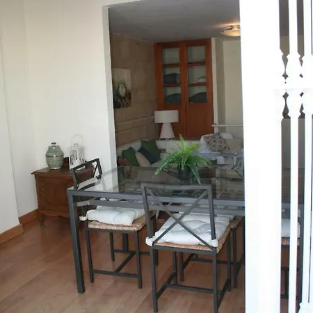 Atico Amistad Apartment *