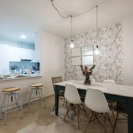 Apartamento Pajaritos Апартаменты *