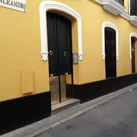 Junto A Casa Pilatos *
