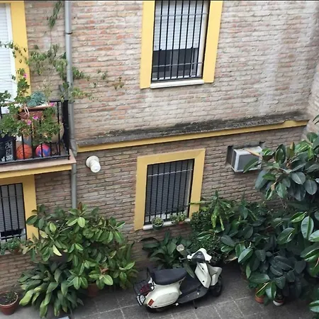 Triana, Calle Troya Appartamento