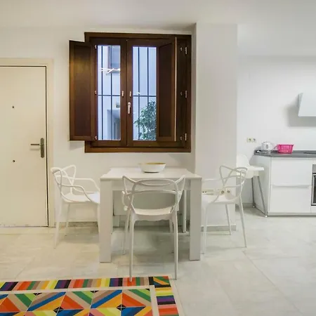Apartamento Rentalsevilla Espacioso Dúplex En La Puerta Real Sevilla
