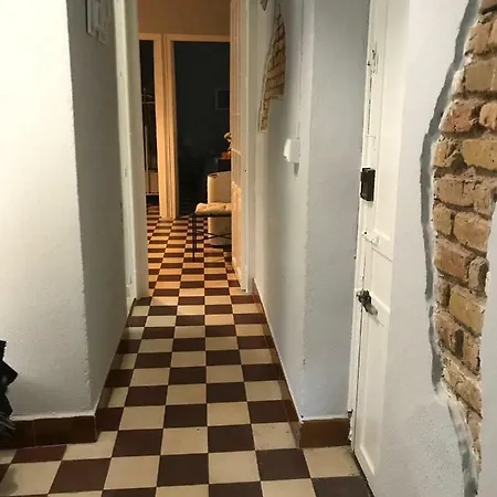 Apartment Plaza De Dona Elvira 8 *