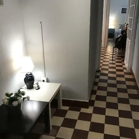 Apartment Plaza De Dona Elvira 8 *