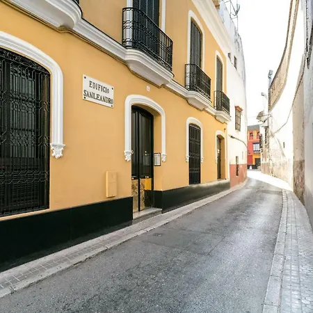 Caballerizas Centro Apartment *