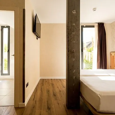 Black Swan Hostel
