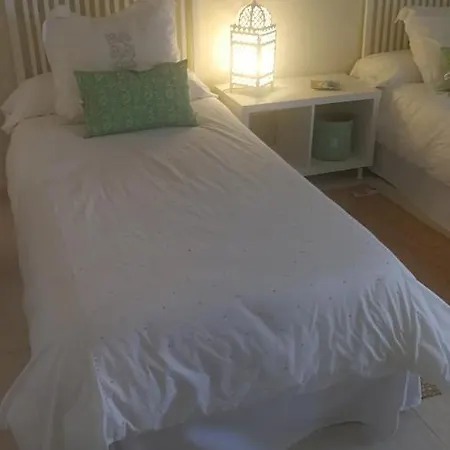 Flamenco Bed & Breakfast *