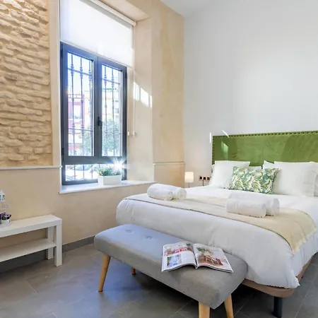 Nine O Clock San Agustin Apartment *