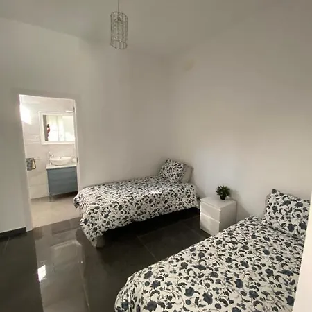 Dom wakacyjny Casa Reformada Con Terraza/wifi/aire Acondicionado