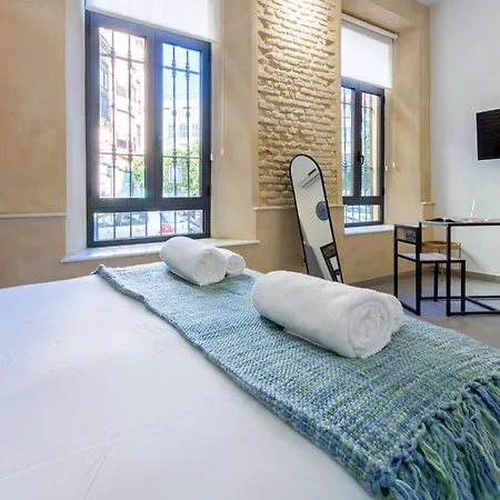 Nine O Clock San Agustin Apartment