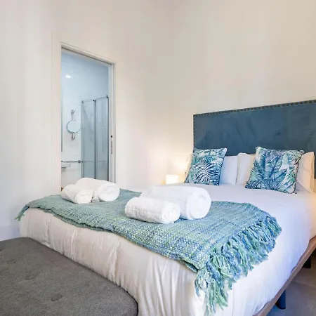 Nine O Clock San Agustin Apartment