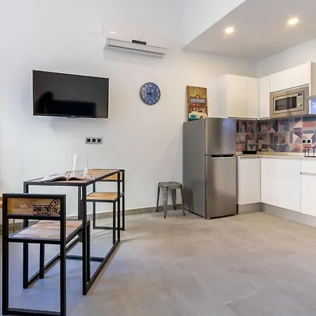 Nine O Clock San Agustin Apartment *