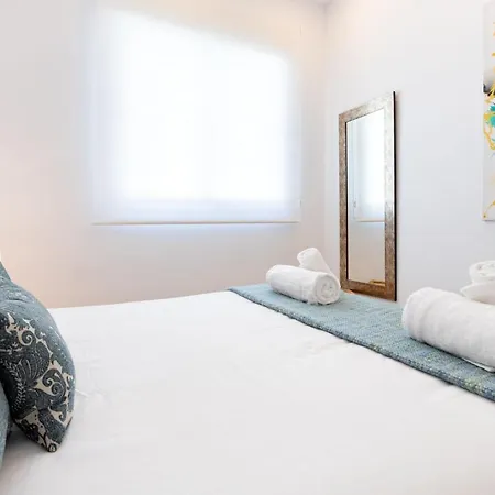 Nine O'clock Metrosol Apartment Seville