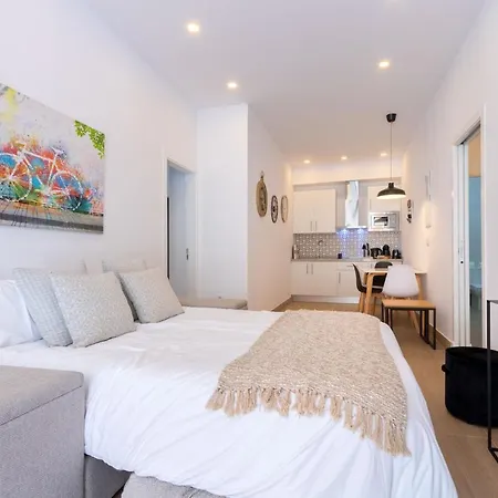 Nine O'clock Metrosol Apartment *