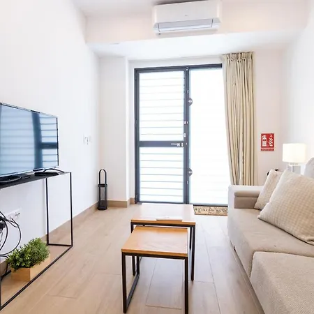 Nine O'clock Metrosol Apartment Seville