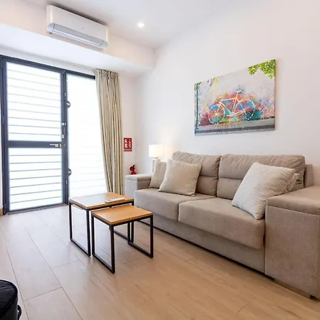 Nine O'clock Metrosol Apartment *