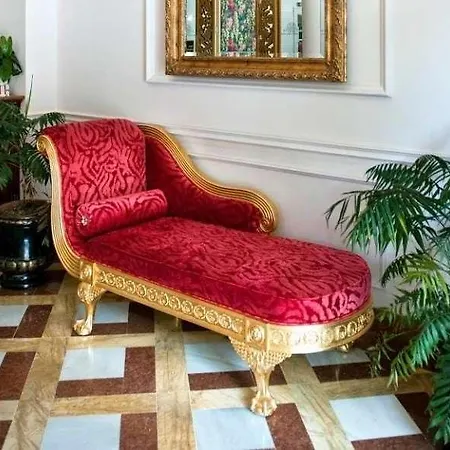 Adriano Boutique 3* Seville