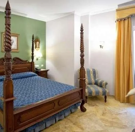 Adriano Boutique 3* Seville