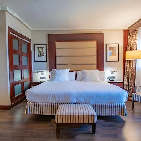 Center 4* Sevilla