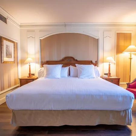 Center Hotel 4*