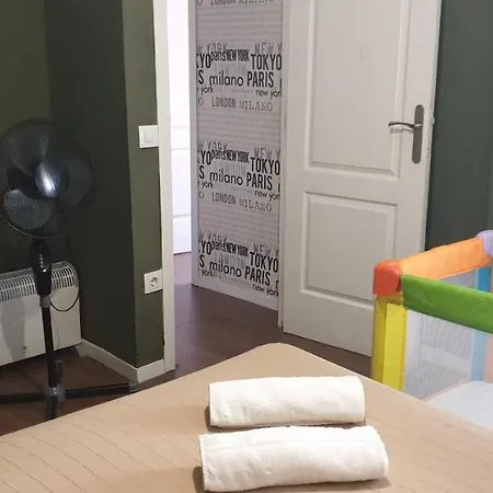 Apartamento ,piso Completo En Buena Zona,wifi Y Aparcamiento *