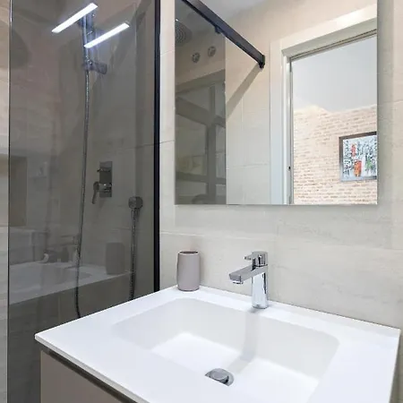 Genteel Castilla Terrace Apartamento *