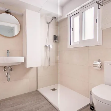 Style & Design By Sevillaluxurysuites Apartment