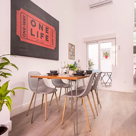 Style & Design By Sevillaluxurysuites Apartment