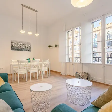 Avanti La Campana, Con Un Balcon Que Te Enamorara Del Ambiente De Apartment
