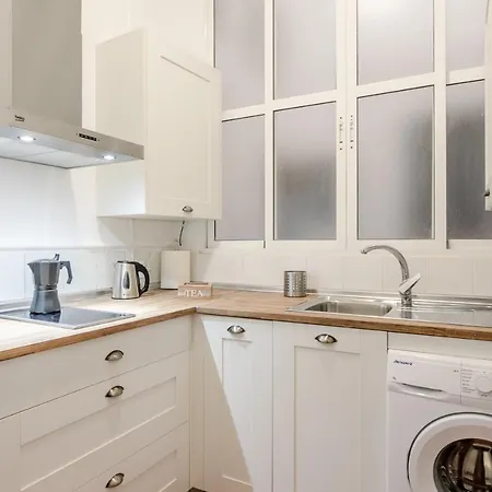 Avanti La Campana, Con Un Balcon Que Te Enamorara Del Ambiente De