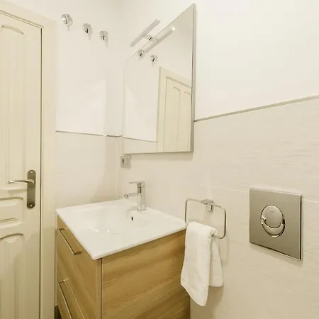Apartment T1, Tirso De Molina, Luminoso Y Tranquilo Seville