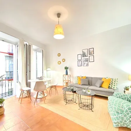 Superb In Downtown Of ,parking Optional, !! Διαμέρισμα Σεβίλλη