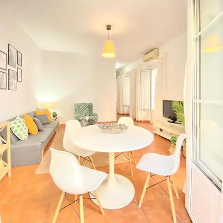 Superb In Downtown Of ,parking Optional, !! * Σεβίλλη