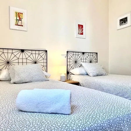 Teodosio Free Parking & Ac Apartment