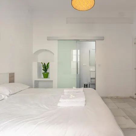 Alameda Corner Homestay *