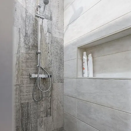 Minimalismo De Vanguardia Con Altas Calidades 1 Br * Seville