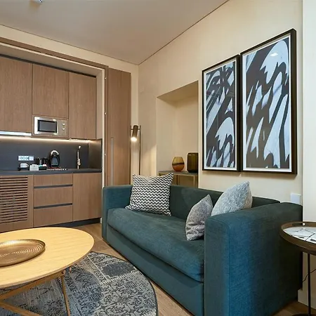 Murillo Plaza Sta. Cruz Apartment *