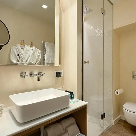 Murillo Plaza Sta. Cruz Apartment *